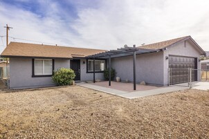 House, 2 Bedrooms | Exterior