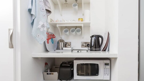 Iron/ironing board, WiFi (free), bed sheets - Inviting 1-bed Studio in Southampton (Southampton)