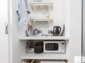 Bügeleisen/Bügelbrett, kostenloses WLAN, Bettwäsche