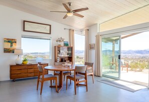 House, 2 Bedrooms | Dining - Las Alas Del Sol- A Desert Architectural Gem 2 Bedroom Home by RedAwning (Joshua Tree)