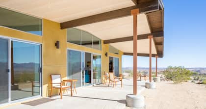 Las Alas Del Sol- A Desert Architectural Gem 2 Bedroom Home by RedAwning