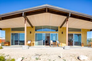 House, 2 Bedrooms | Exterior - Las Alas Del Sol- A Desert Architectural Gem 2 Bedroom Home by RedAwning (Joshua Tree)