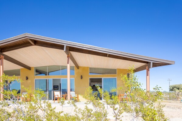 House, 2 Bedrooms | Exterior - Las Alas Del Sol- A Desert Architectural Gem 2 Bedroom Home by RedAwning (Joshua Tree)