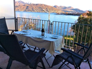 Outdoor dining - Isole apartment with pool and lake view in Baveno (Baveno)