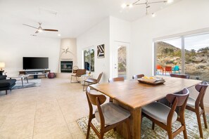 Casa, 4 habitaciones | Restaurantes