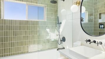 House, 1 Bedroom | Bathroom