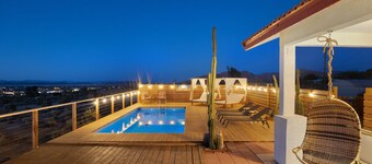 Rancho Nopales Jt - Pool, Hot Tub, Hammocks, Fast Wifi + Views! 4 Bedroom Home by RedAwning