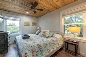 5 chambres, fer et planche à repasser, Wi-Fi, draps fournis