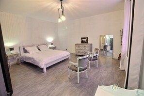 3 habitaciones, tabla de planchar con plancha y wifi gratis 
