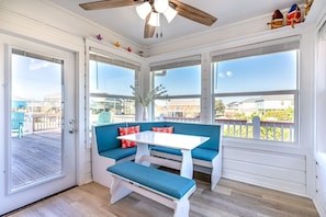 House, 4 Bedrooms | Dining - A Lil' Tipsea 4 Bedroom Home by RedAwning (Port Bolivar)