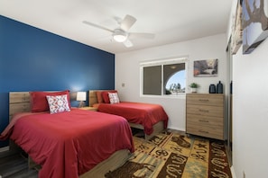 House, 4 Bedrooms | 3 bedrooms, individually decorated, individually furnished, free WiFi - Horseshoe House - Hot Tub, Bbq And Fire Pit! 4 Bedroom Home by RedAwning (Joshua Tree)