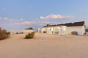 House, 3 Bedrooms | Exterior