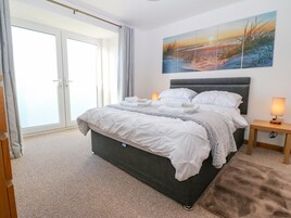 2 habitaciones, decoración personalizada y muebles diferentes 