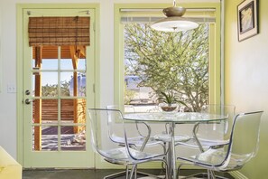 Casa, 2 habitaciones | Restaurantes
