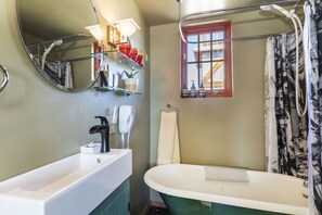 House, 2 Bedrooms | Bilik Mandi | Tuala disediakan