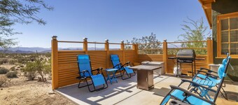 Martian Rose - Out Of This World Stargazing Cabin 2 Bedroom Home by RedAwning