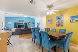 House, 4 Bedrooms | Dining