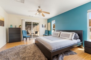 House, 4 Bedrooms - Colorful Cactus - Hot Tub, Bbq And Fire Pit! 4 Bedroom Home by RedAwning (Joshua Tree)