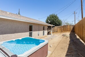 House, 4 Bedrooms | Property grounds - Colorful Cactus - Hot Tub, Bbq And Fire Pit! 4 Bedroom Home by RedAwning (Joshua Tree)