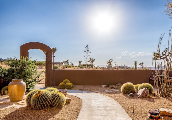 House, 4 Bedrooms | Property grounds