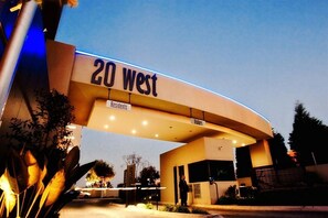 Exterior - The Capital 20 West (Johannesburg)