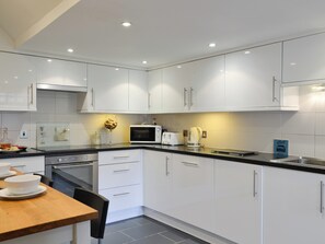 Dishwasher, cookware/dishes/utensils