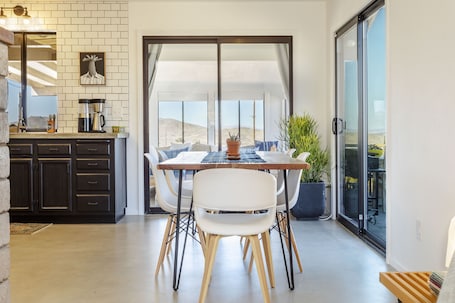 House, 2 Bedrooms | Dining