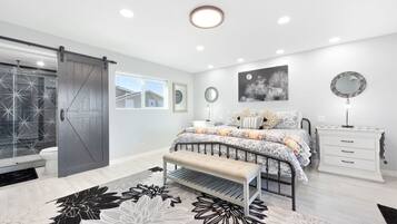 House, 4 Bedrooms | 4 bedrooms, individually decorated, individually furnished, free WiFi