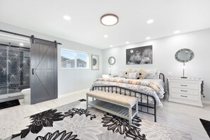 House, 4 Bedrooms | 4 bedrooms, individually decorated, individually furnished, free WiFi