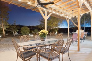 Outdoor dining - Mystic Views - Pool, Hot Tub, Game Room, Fire Pit & Desert Views 4 Bedroom Home by RedAwning (Twentynine Palms)