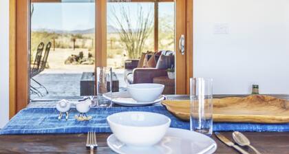 Moonview Modern Hot Tub, Bbq & Private Pool 2 Bedroom Home by RedAwning
