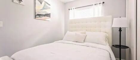 2 dormitorios, escritorio, cuna de viaje y wifi