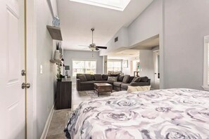 2 habitaciones, escritorio, cuna de viaje y wifi