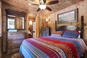 4 bedrooms, WiFi, bed sheets - Vacation time! Spacious newly remodeled retreat with all the comforts to unwind. (Wilmington)