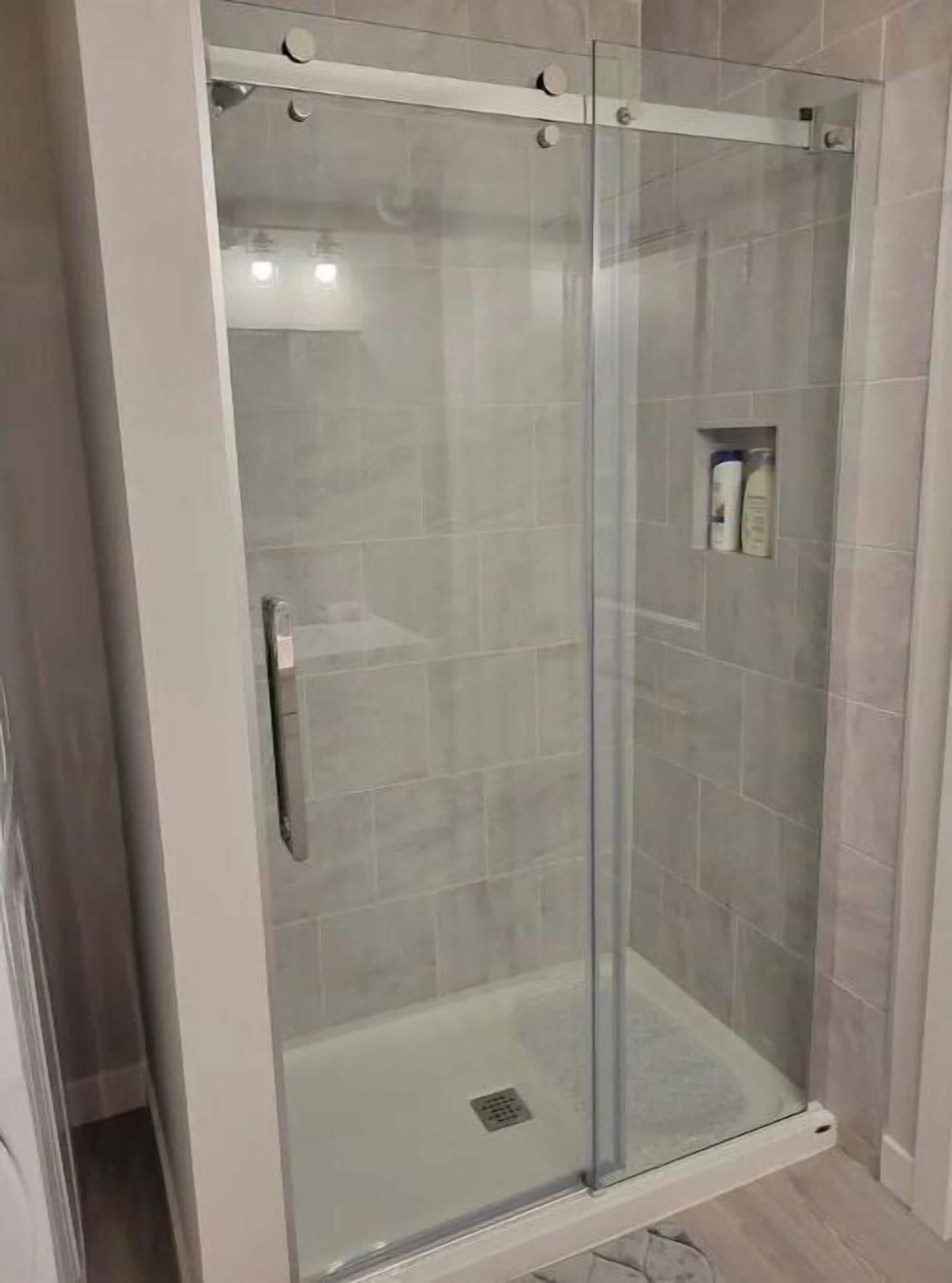 Towels, soap, shampoo, toilet paper