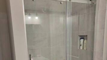 Towels, soap, shampoo, toilet paper