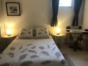 1 室のベッドルーム、アイロン / アイロン台、インターネット