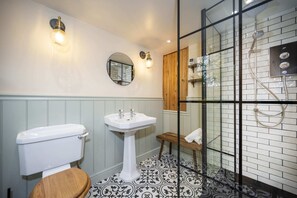Bathroom - Buttercup Cottage, Hartest (Bury St Edmunds)