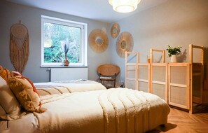 2 Schlafzimmer, Reisekinderbett, kostenloses WLAN, Bettwäsche