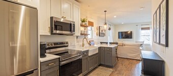 Charming Downtown Farmhouse Apartment #2