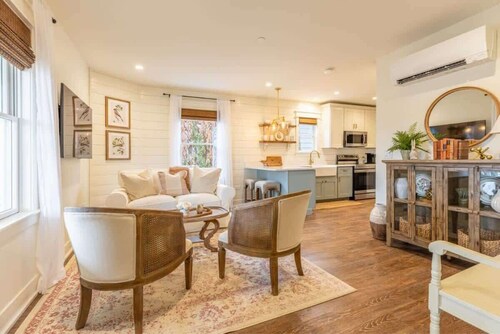 Charming Downtown Farmhouse Apartment #1