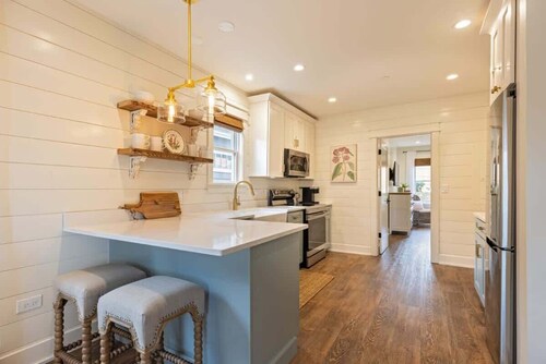 Charming Downtown Farmhouse Apartment #1