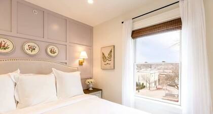 Charming Downtown Farmhouse Apartment #3