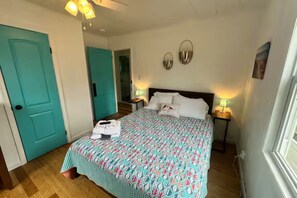 2 bedrooms, iron/ironing board, free WiFi, bed sheets