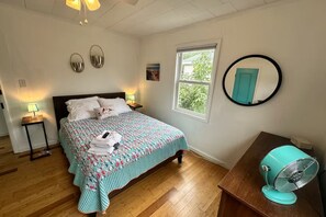 2 bedrooms, iron/ironing board, free WiFi, bed sheets - SandyPaws-0.5mi ToSound & 1mi ToBeach PetFriendly! (Kill Devil Hills)