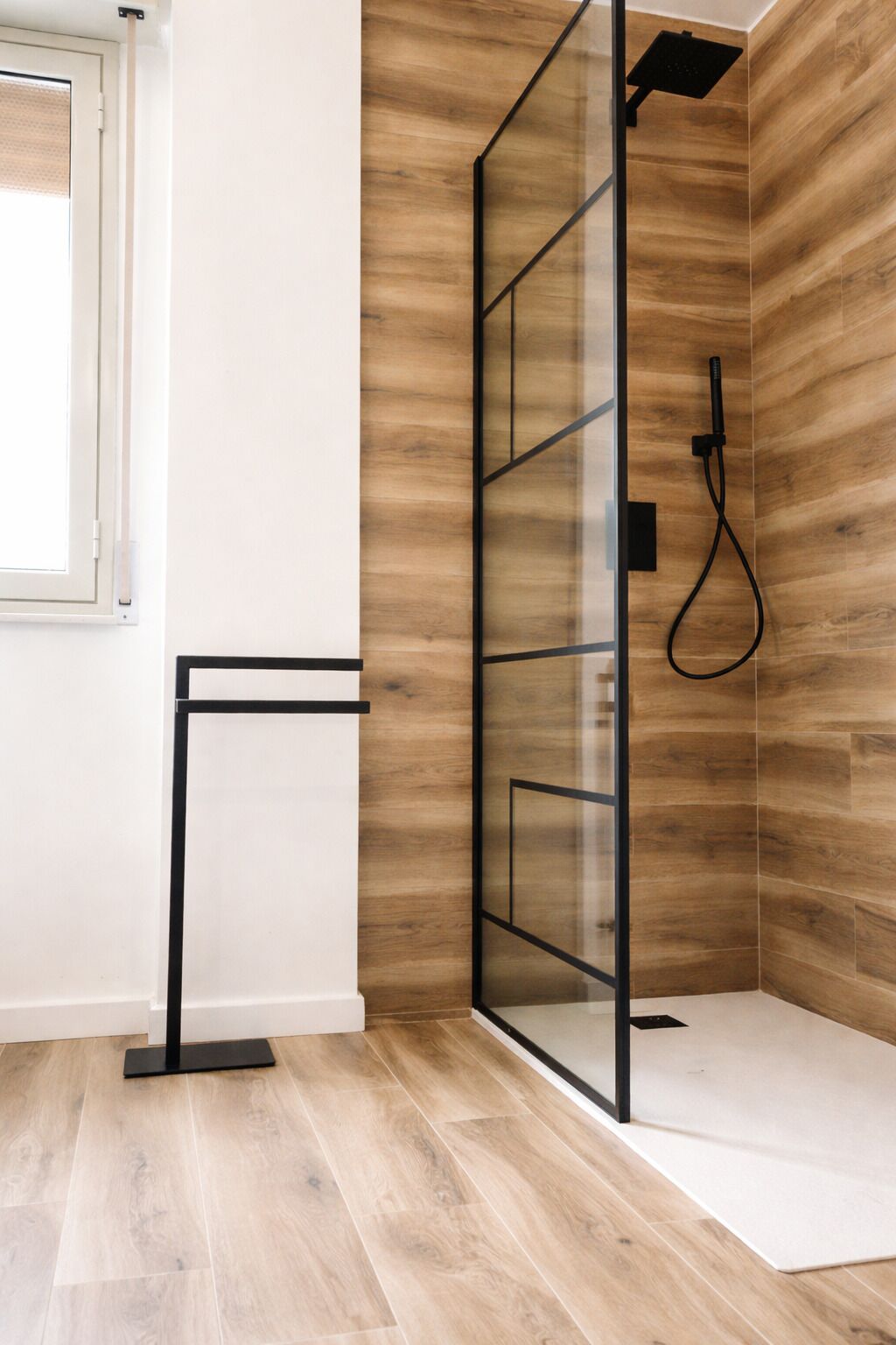 Deluxe Triple Room | Bathroom | Shower, rainfall showerhead, hair dryer, bathrobes