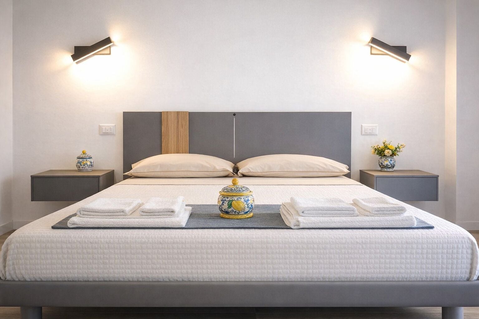 Quarto casal clássico | Edredons de pluma, camas com colchões de espuma com sistema de memória