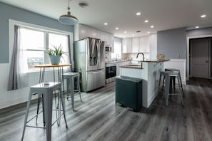 Fridge, microwave, oven, stovetop - Sand Life - Pelican's Upper Deck! (Kill Devil Hills)
