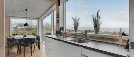 Kühlschrank, Herdplatte, Geschirrspüler