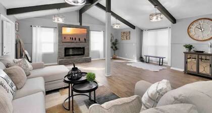 Modern Farmhouse 4 Bedroom Home Away From Home